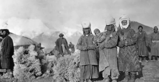 3.-Kirghiz-women-Tajikistan--Percy-Sykes---097616.jpg